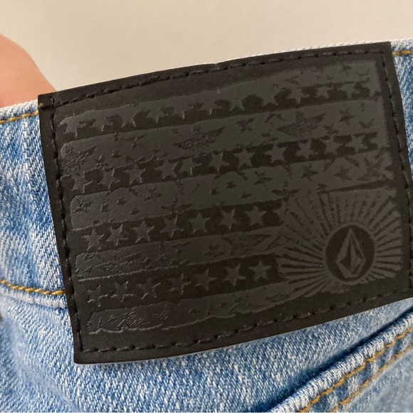 Volcom High Rise Skinny Jean 26 - Picture 3 of 5